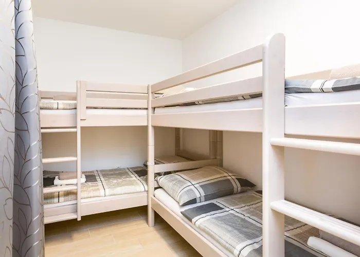 Apartment Palms - A3 *